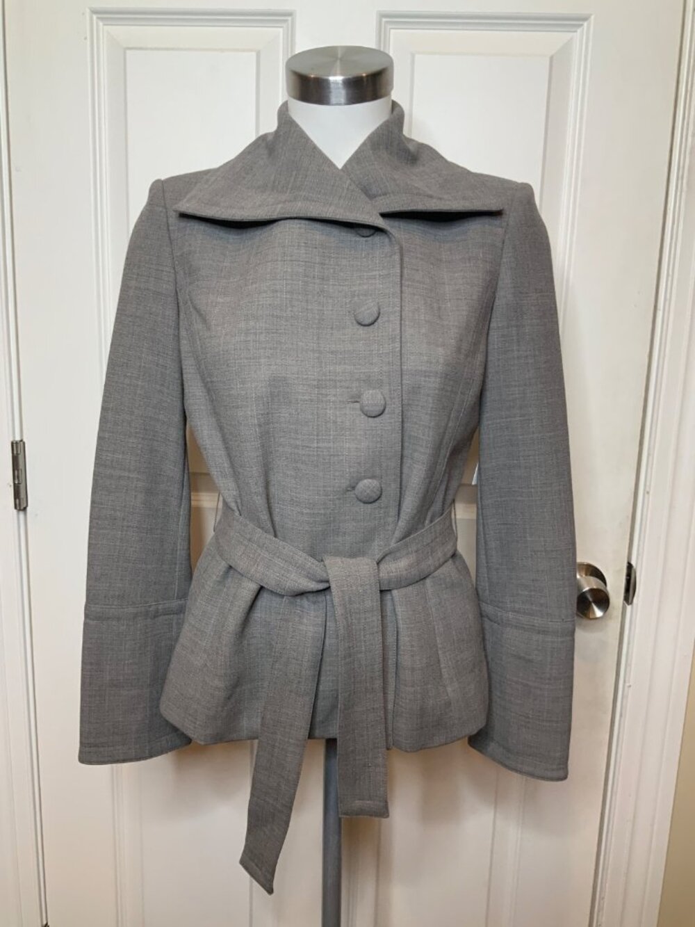 St. John Collection Gray Tailored Button Wide Collar Neck Blazer Jacket, Size 2